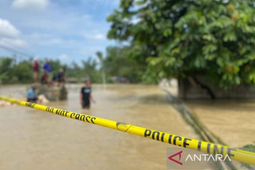 Polres Blora evakuasi korban banjir