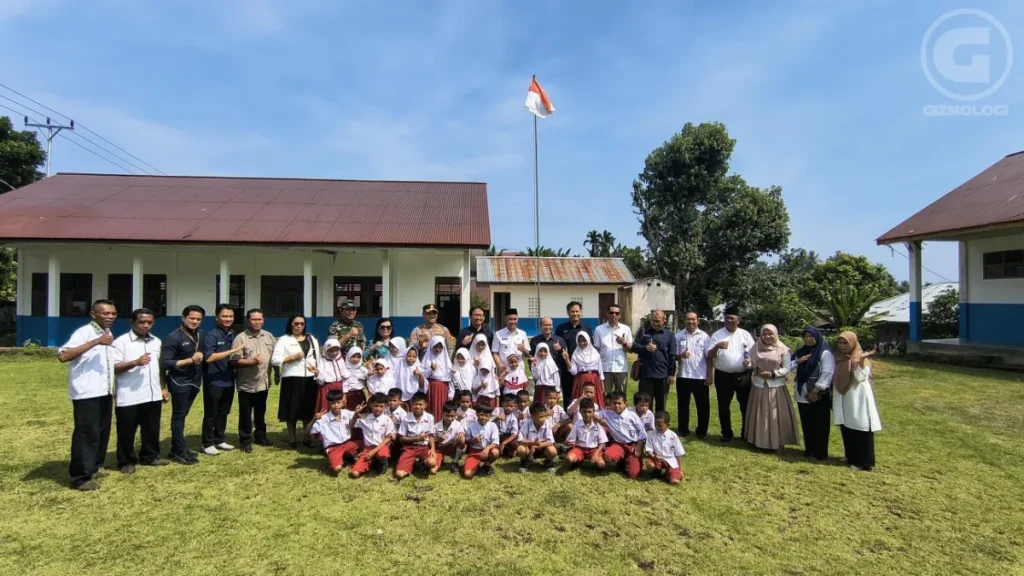 Layanan internet via satelit oleh BAKTI Komdigi ke Halmahera Barat