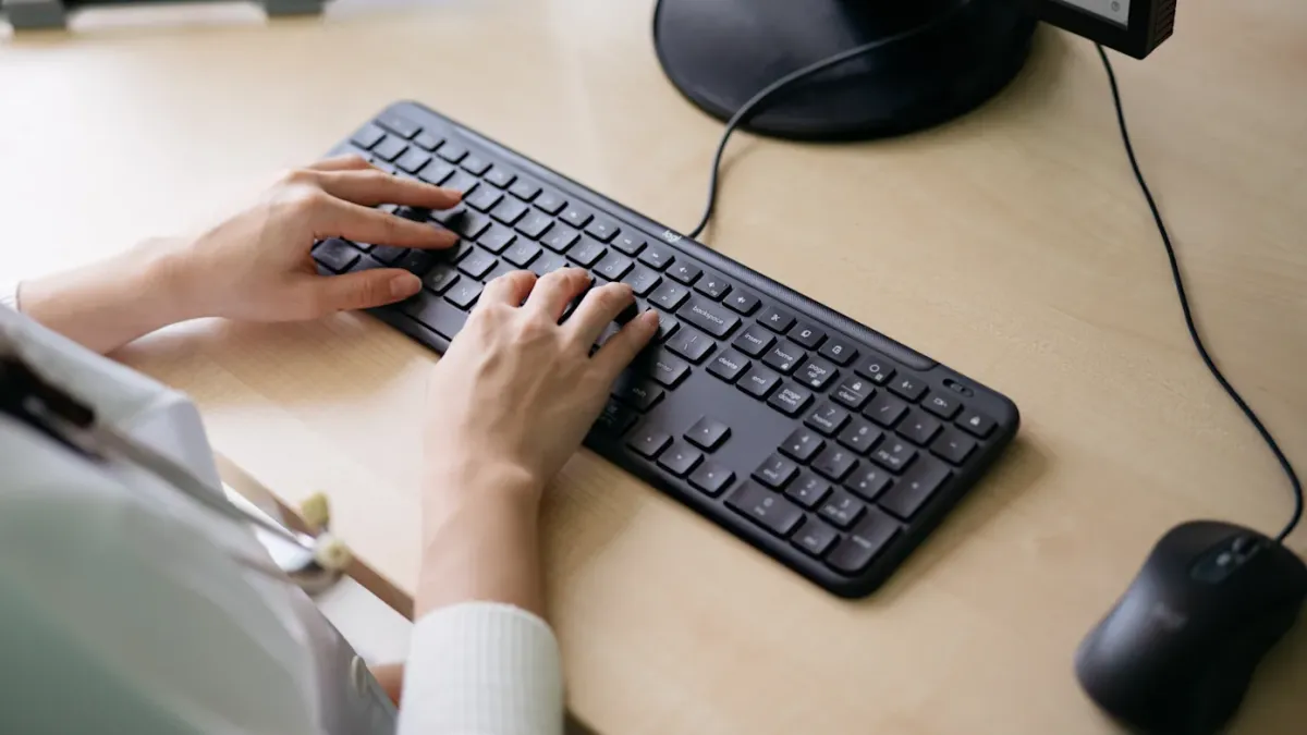 Logitech Hadirkan Signature Slim Wired MK620 & MK625, Keyboard dan Mouse Kabel untuk Lingkungan Kerja Profesional 13 Logitech mk620