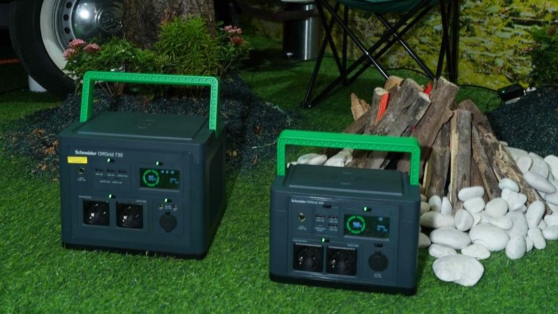 Photo 3a Schneider OffGrid Portable Power Station edited